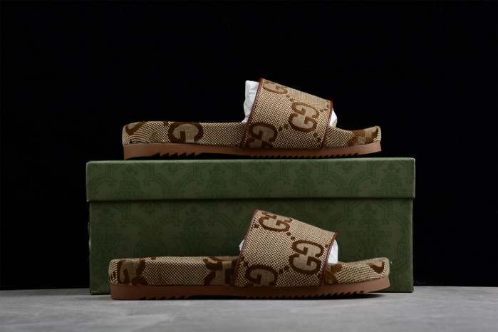 G*u*i sandal