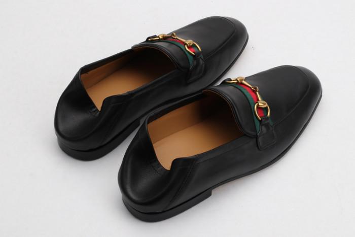 G*u*i  loafer
