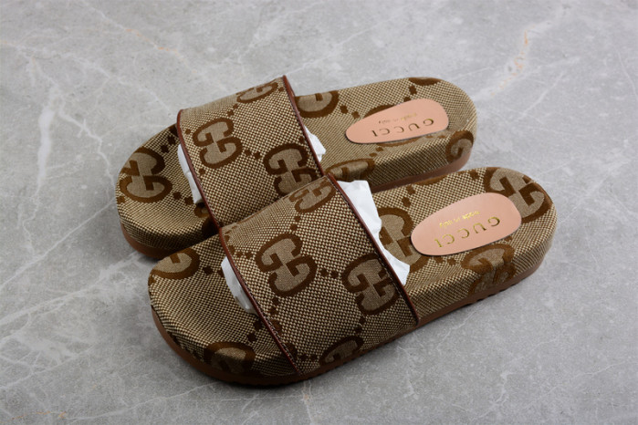 G*u*i sandal