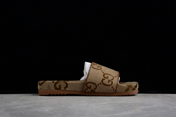 G*u*i sandal