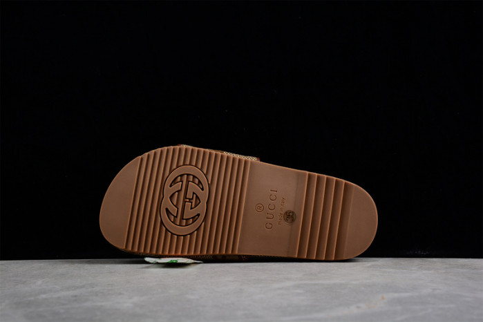 G*u*i sandal
