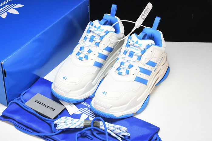 BLCG SNEAKER TRIPLE.S.