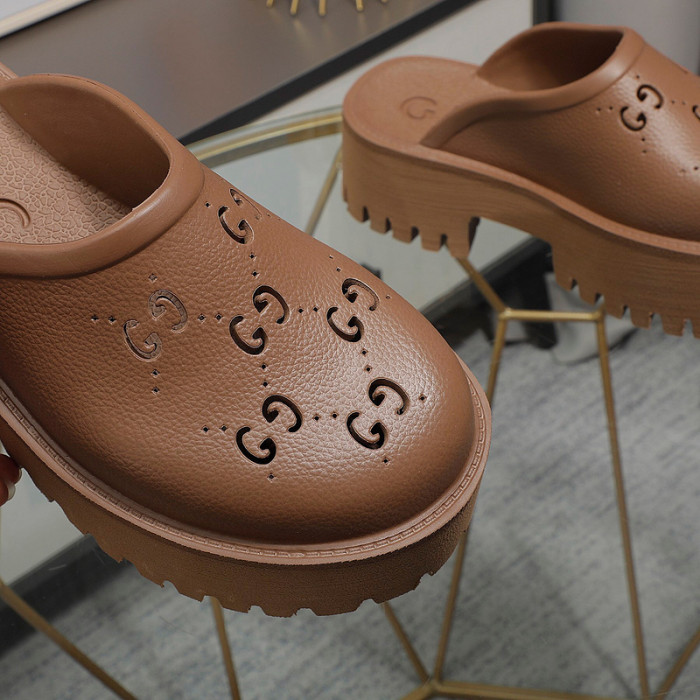 G*u*i sandal