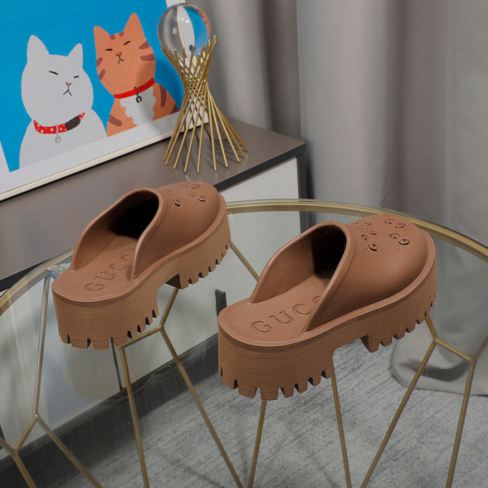 G*u*i sandal