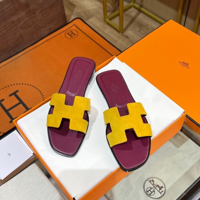 H**mes sandals