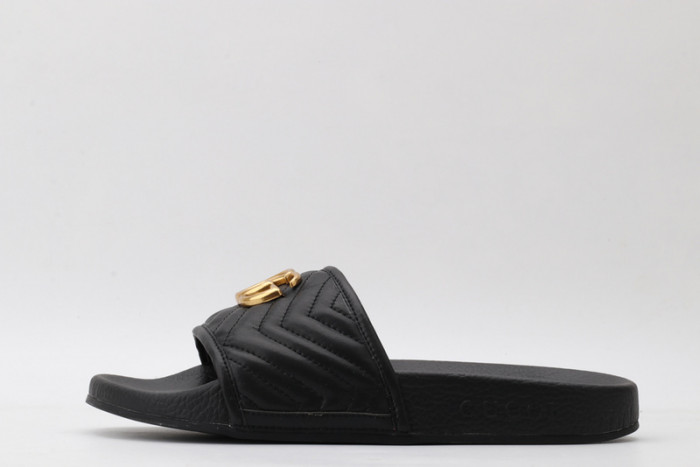 G*u*i sandal