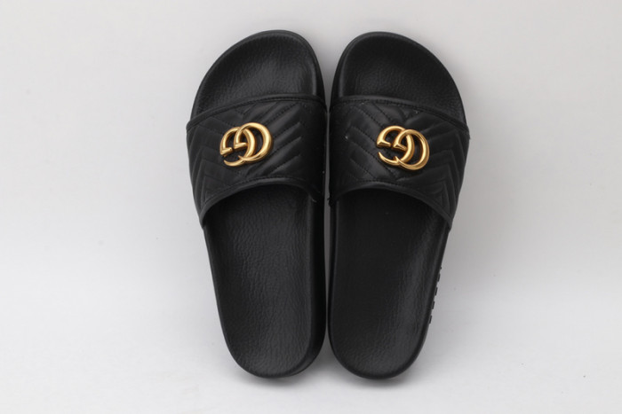 G*u*i sandal