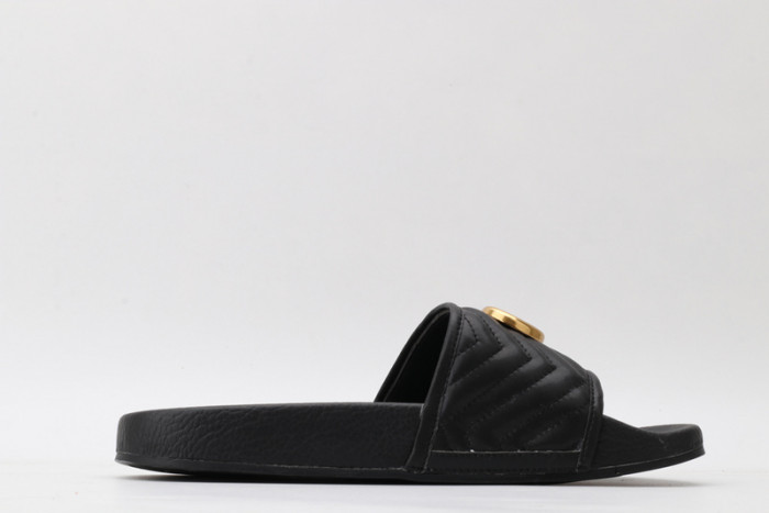 G*u*i sandal
