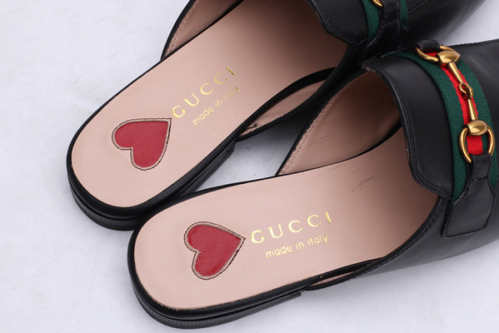 G*u*i  loafer