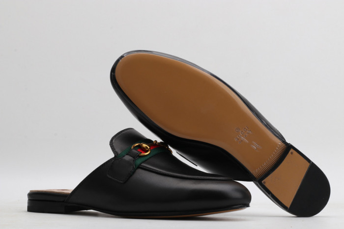 G*u*i  loafer