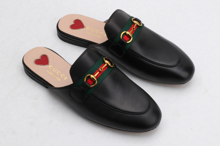 G*u*i  loafer