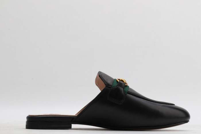 G*u*i  loafer