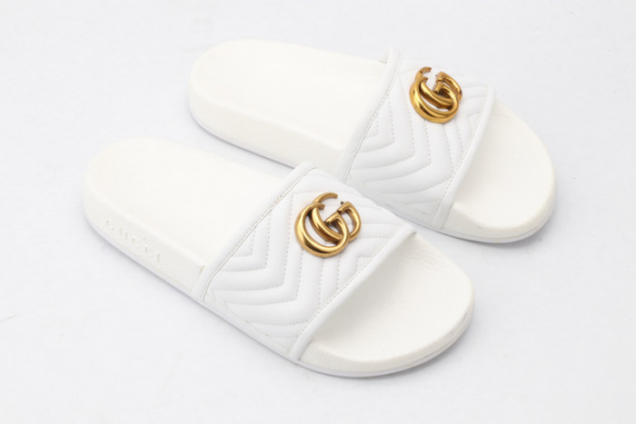 G*u*i sandal