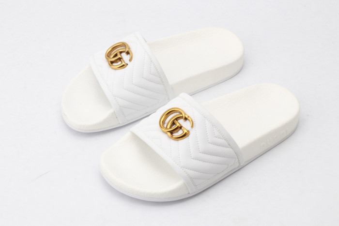 G*u*i sandal