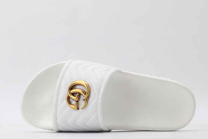 G*u*i sandal
