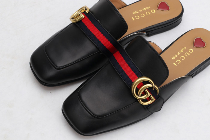 G*u*i loafer