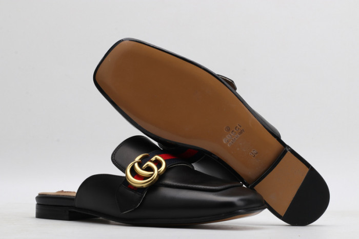 G*u*i loafer
