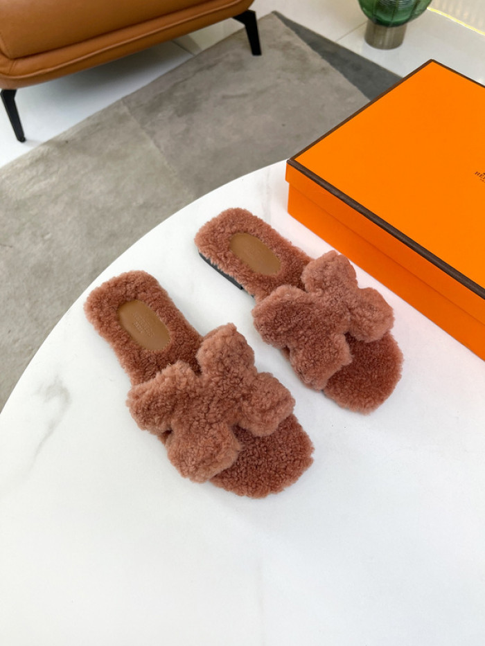 H**mes sandals