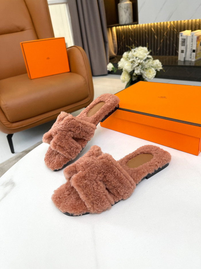 H**mes sandals