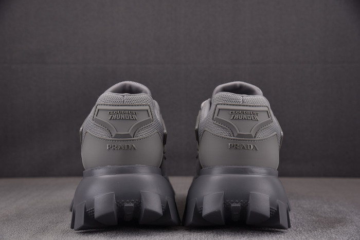 Pra*a sneaker