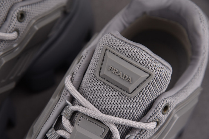Pra*a sneaker