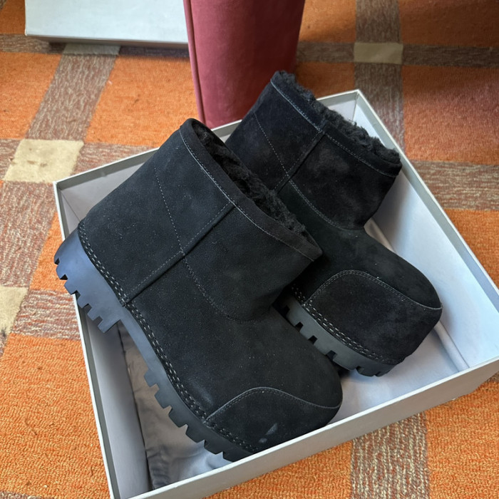 Ba*len*cia*ga brown alaska fur bootie