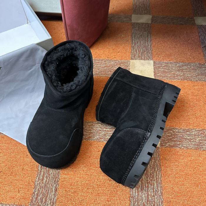 Ba*len*cia*ga brown alaska fur bootie