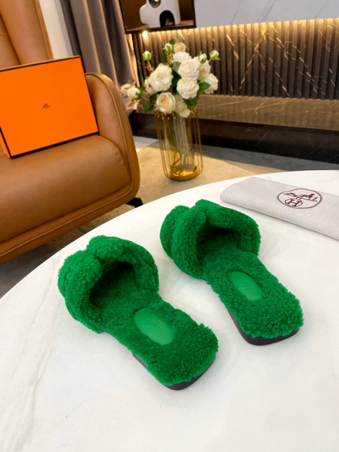 H**mes sandals