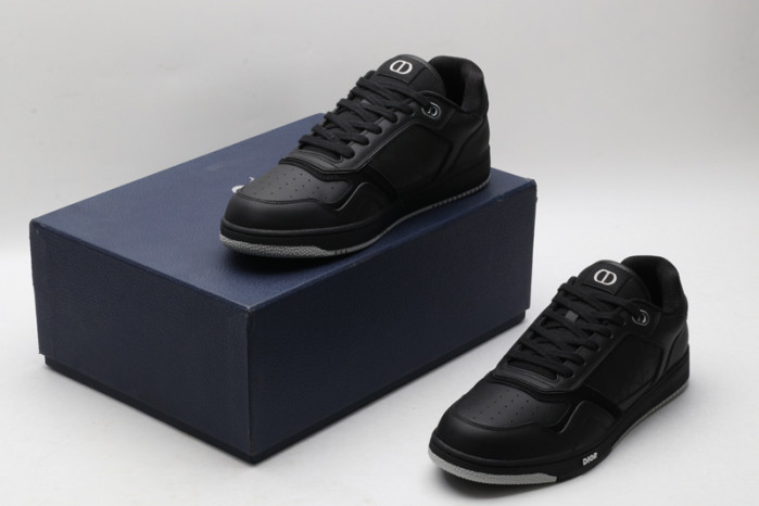 DIO* SNEAKER