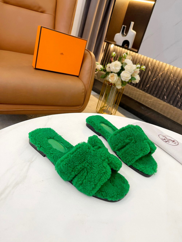 H**mes sandals