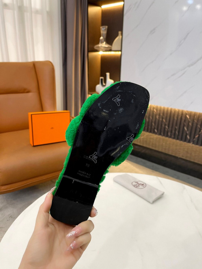 H**mes sandals