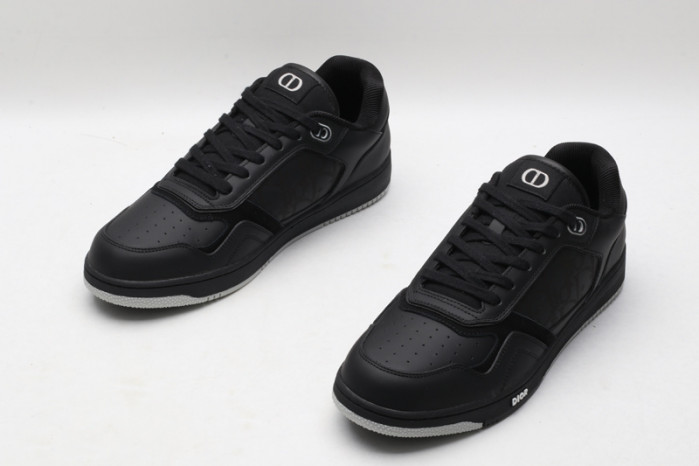 DIO* SNEAKER
