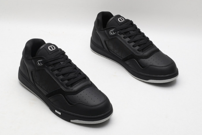 DIO* SNEAKER