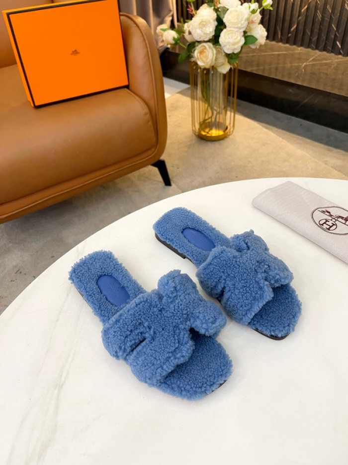 H**mes sandals