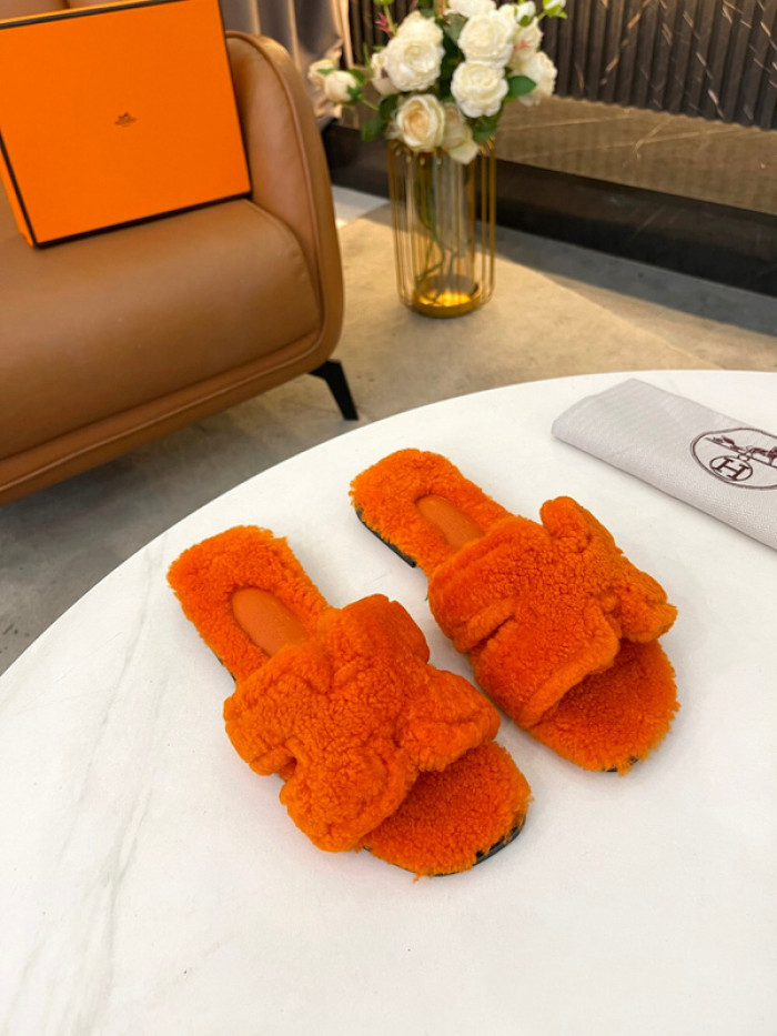 H**mes sandals
