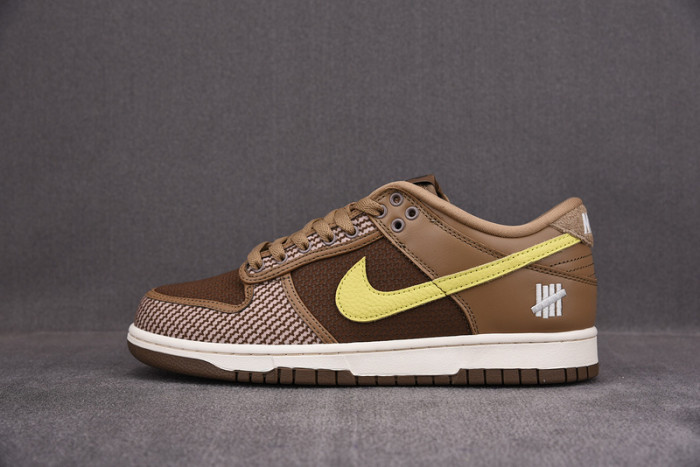 Undefeated x Dunk Low SP ''Canteen'' - Nike - DH3061 200