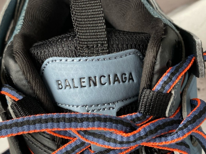 Ba*len*cia*ga track