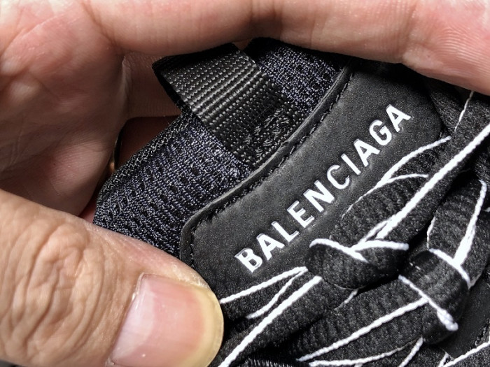Ba*len*cia*ga track