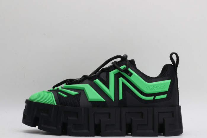 VERS SNEAKERS