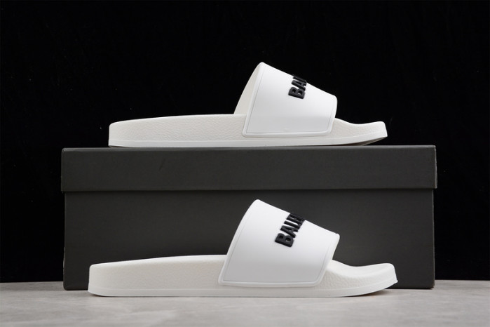 Ba*len*cia*ga slippers
