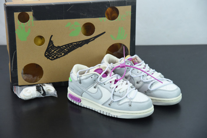 DUNK LOW 