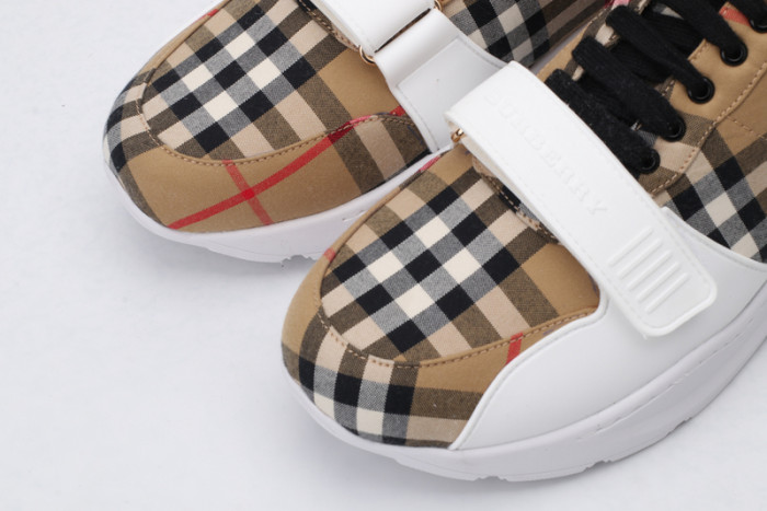 BUBERRY SNEAKER