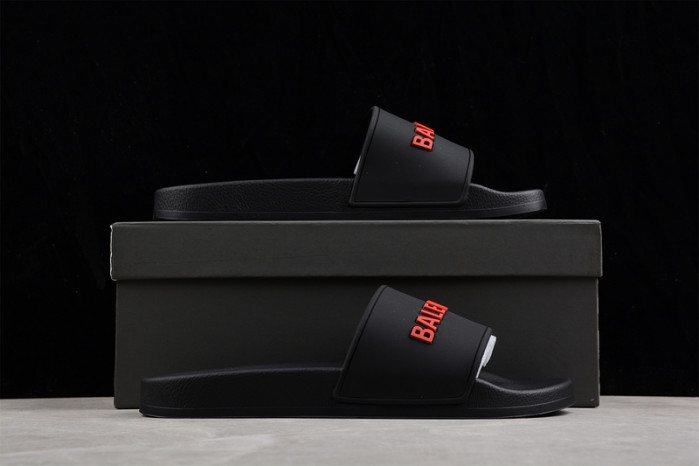 Ba*len*cia*ga slippers
