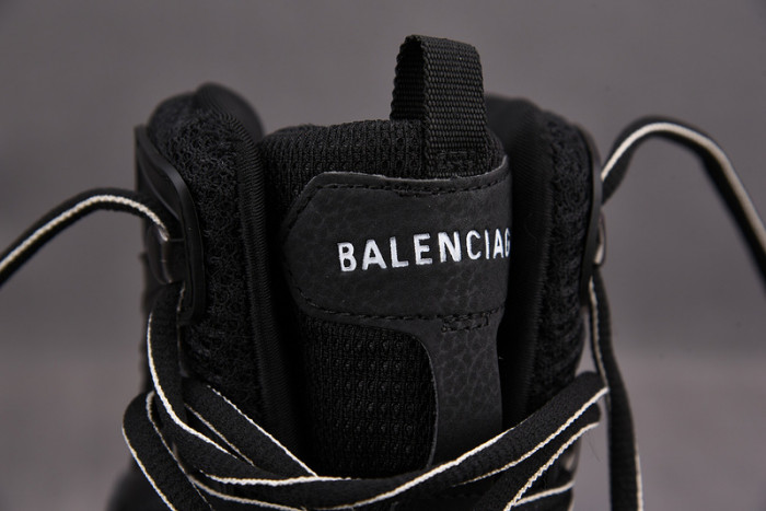 Ba*len*cia*ga track