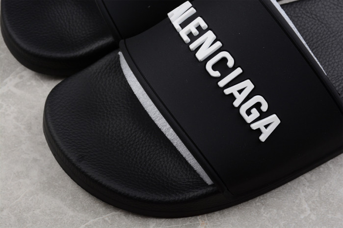 Ba*len*cia*ga slippers