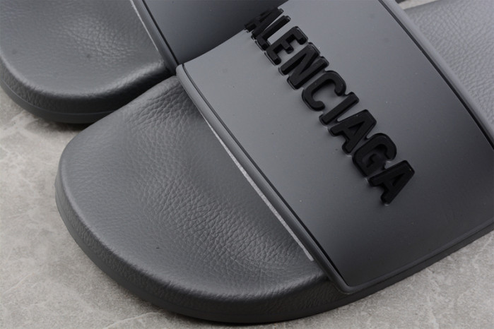 Ba*len*cia*ga slippers