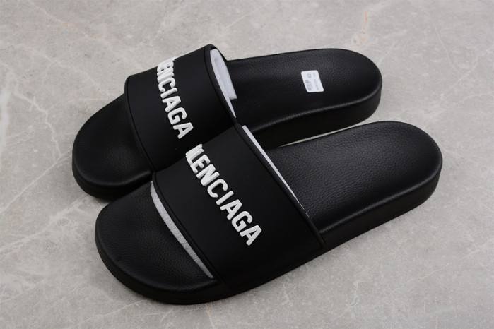 Ba*len*cia*ga slippers