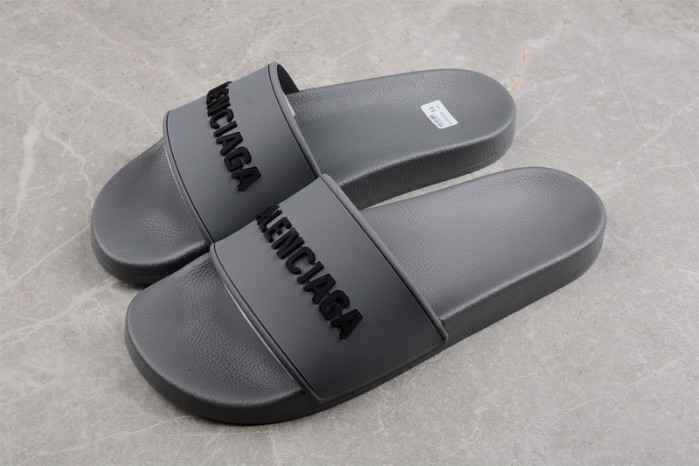 Ba*len*cia*ga slippers