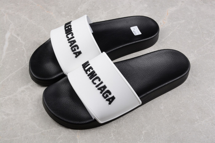 Ba*len*cia*ga slippers