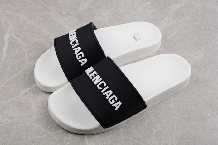 Ba*len*cia*ga slippers